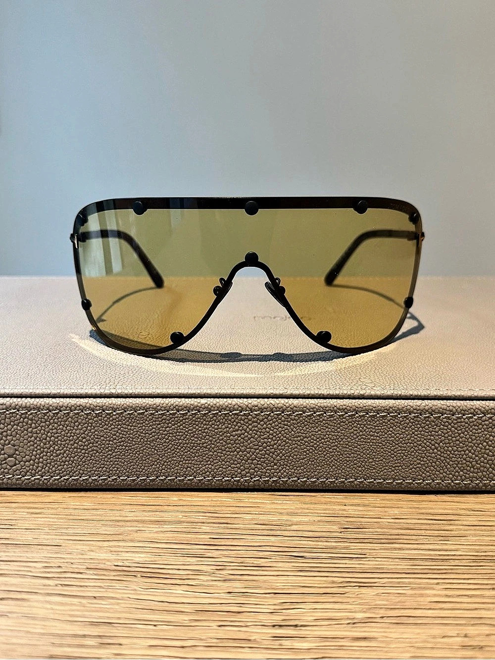 Tom Ford Kyler FT1043 Oversized Shield Sunglasses Like New